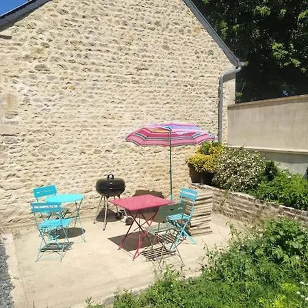 Jolie Maison En Pierres Au Calme Dans Un Village Aux Portes De Bayeux